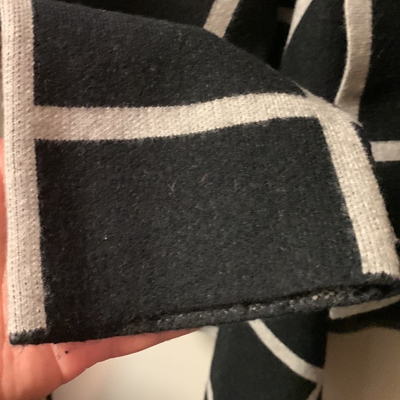 Black and Gray Squared Cardigan - Picture 5 of 6